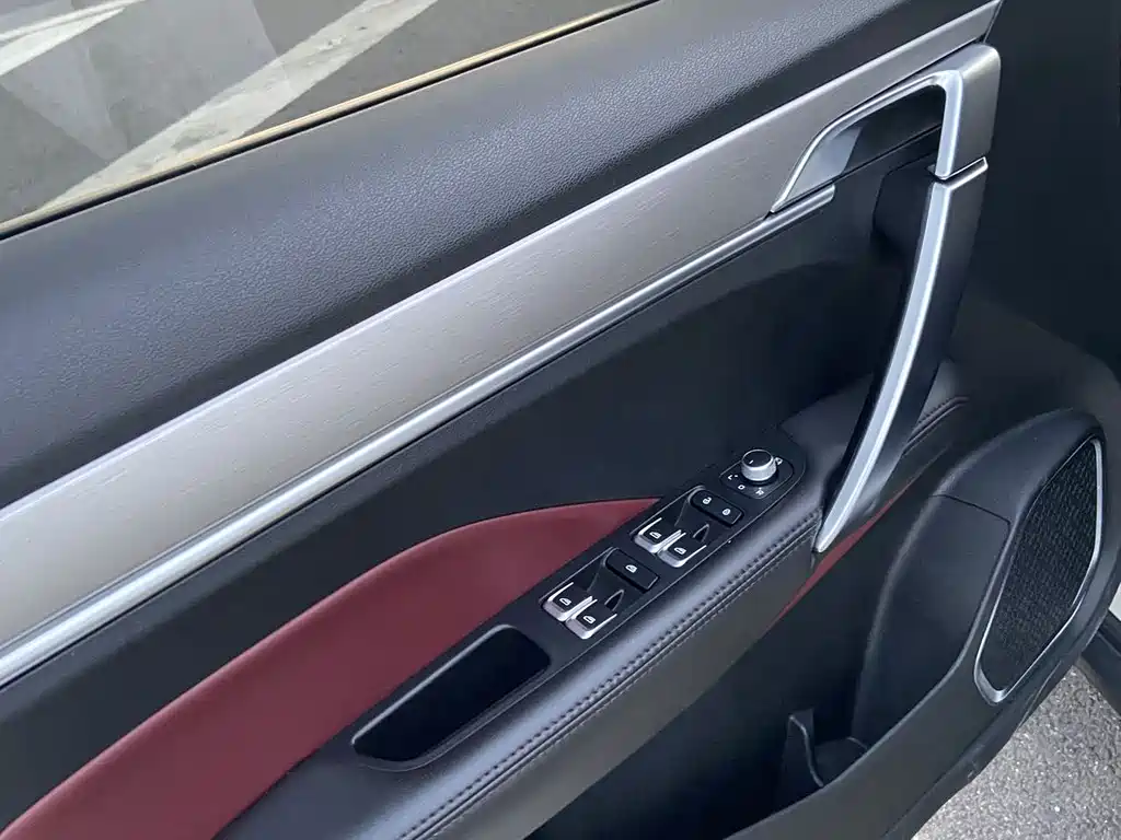 Geely Binyue — миниатюра 12