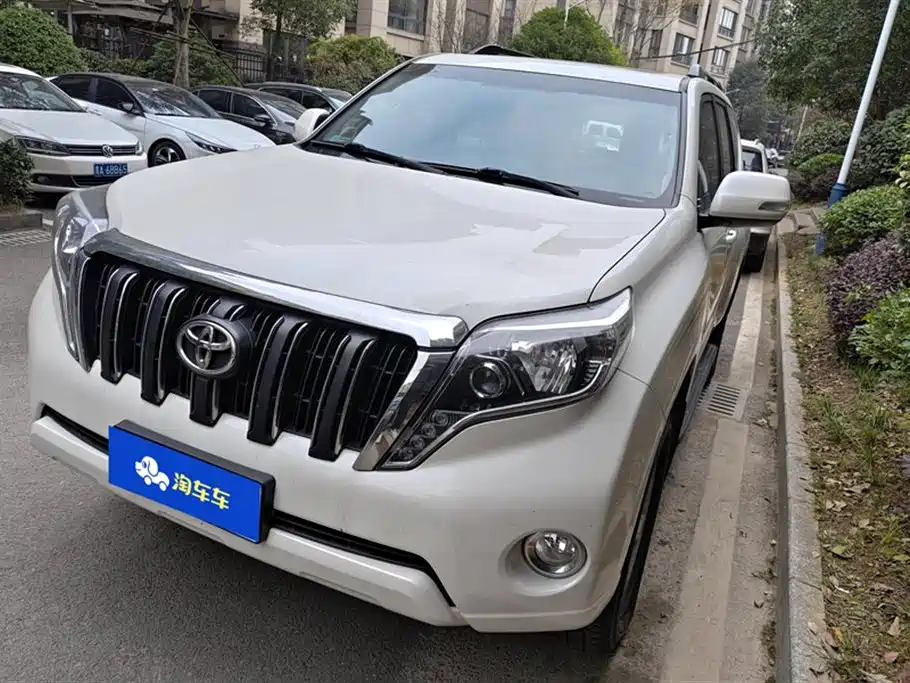 TOYOTA PRADO