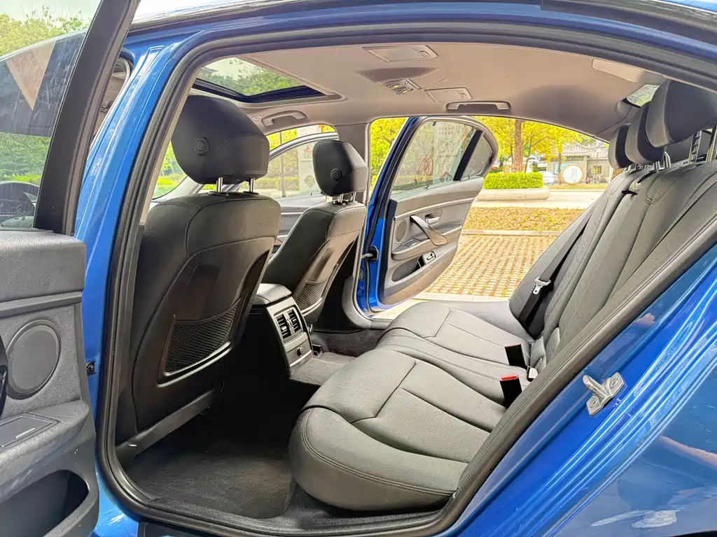 BMW 3 Series — миниатюра 5