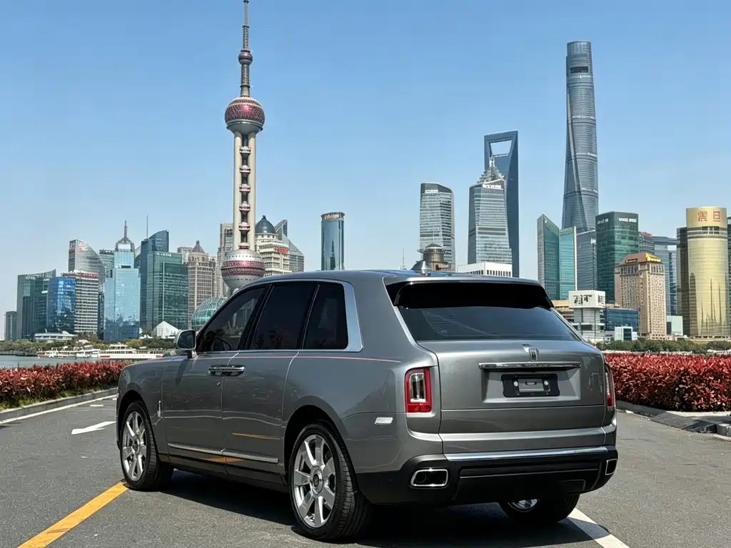 Rolls-Royce Cullinan 2018 мест