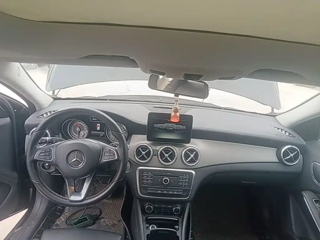 Mercedes-Benz GLA — миниатюра 10