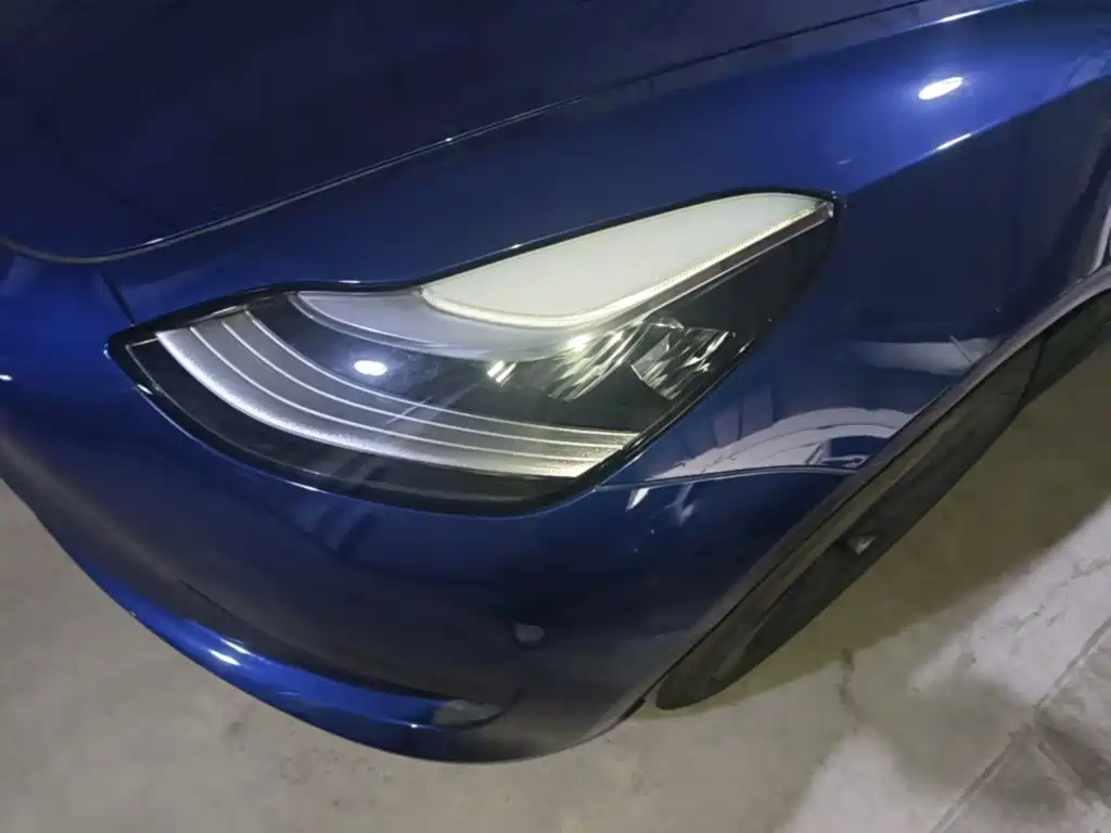 Tesla Model 3 — миниатюра 24