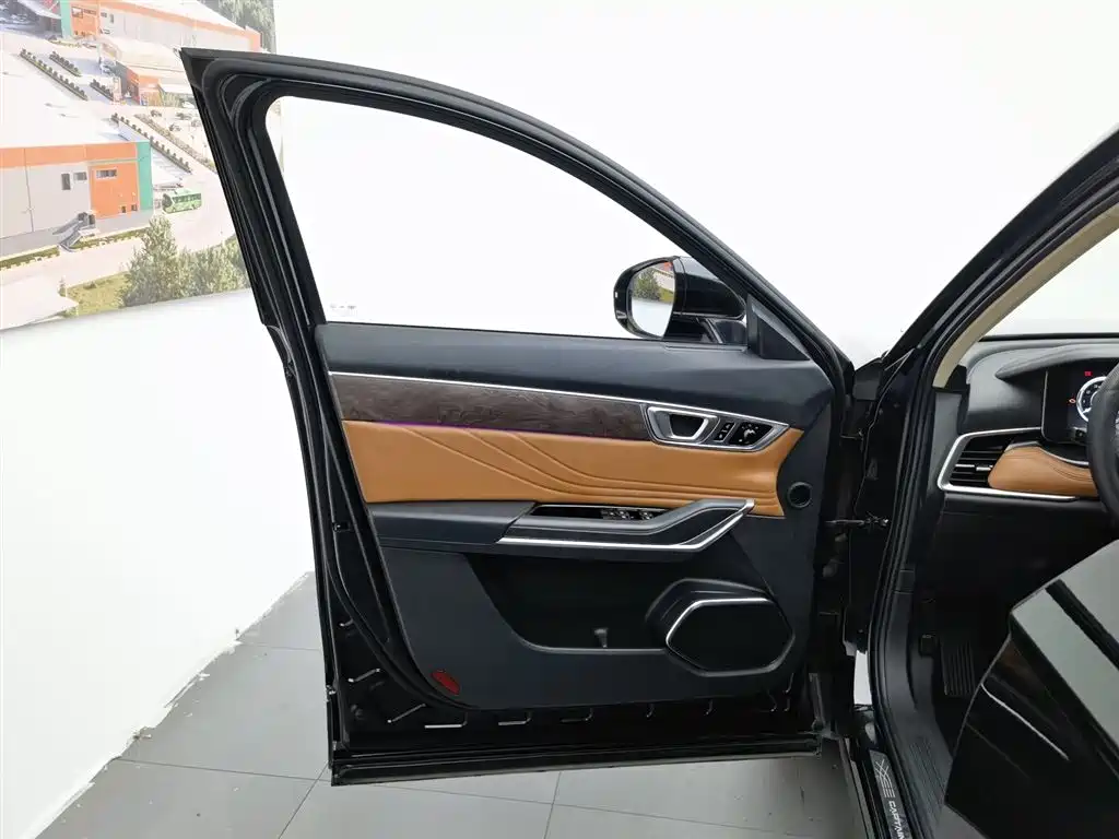 Bestune T99 2023 2.0T AT Premium (6AT)