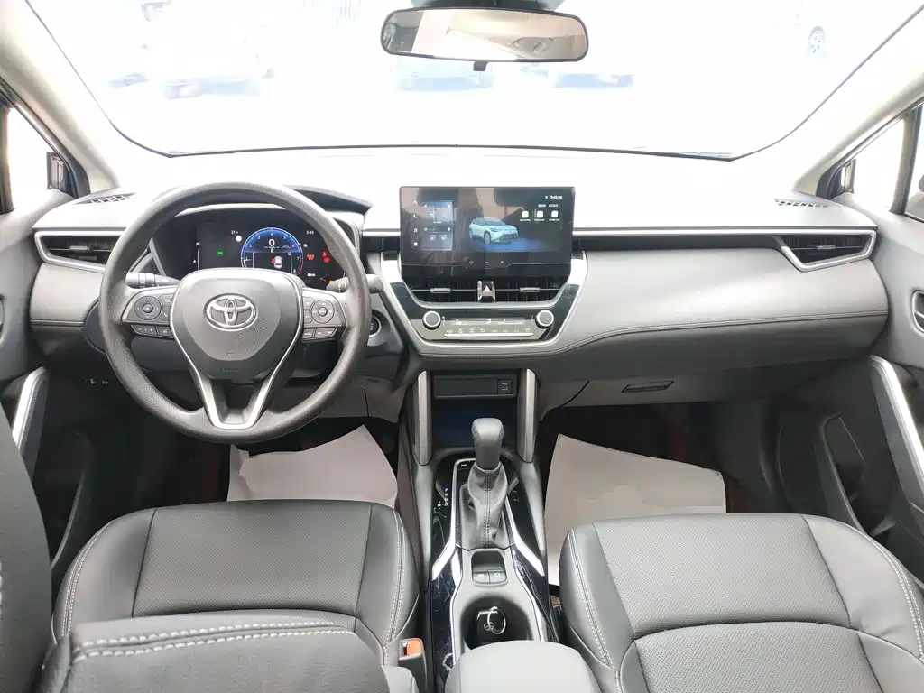 Toyota Frontlander 2024 2.0L CVT Lead plus