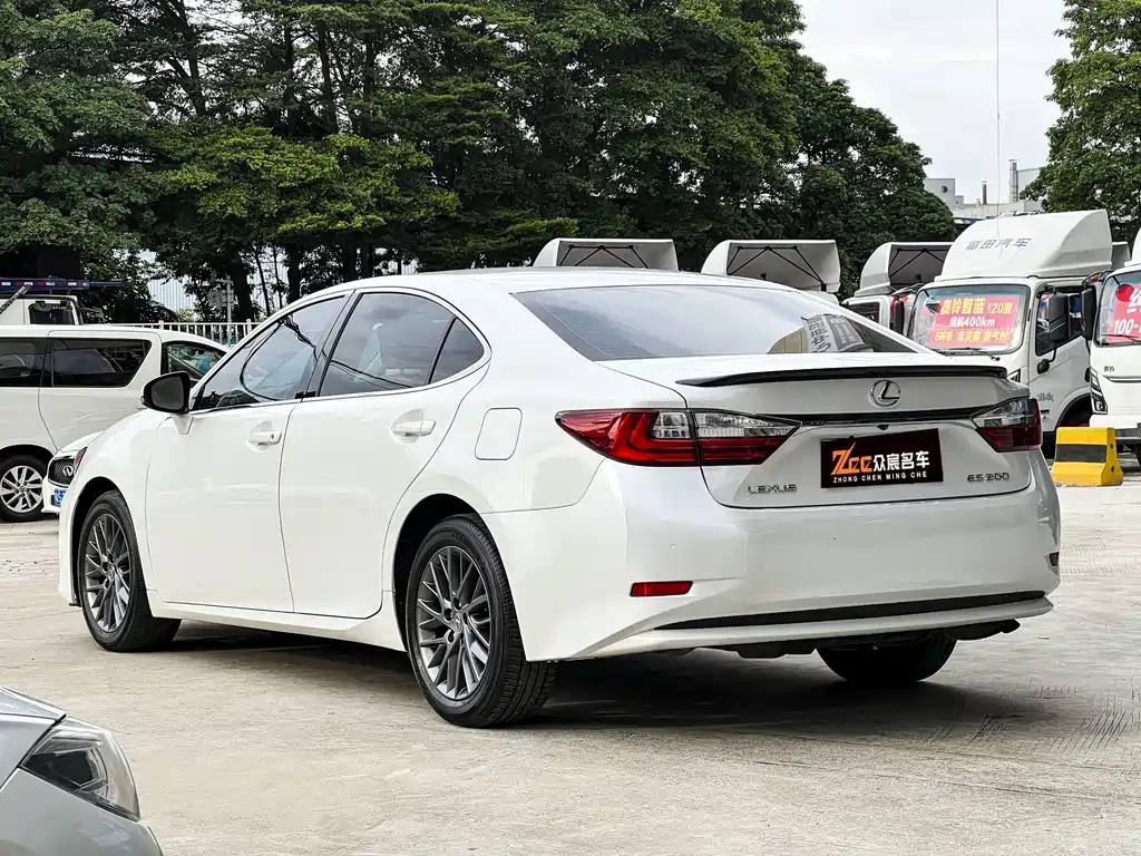 Lexus ES 200 30th Anniversary Commemorative Edition, фото 3