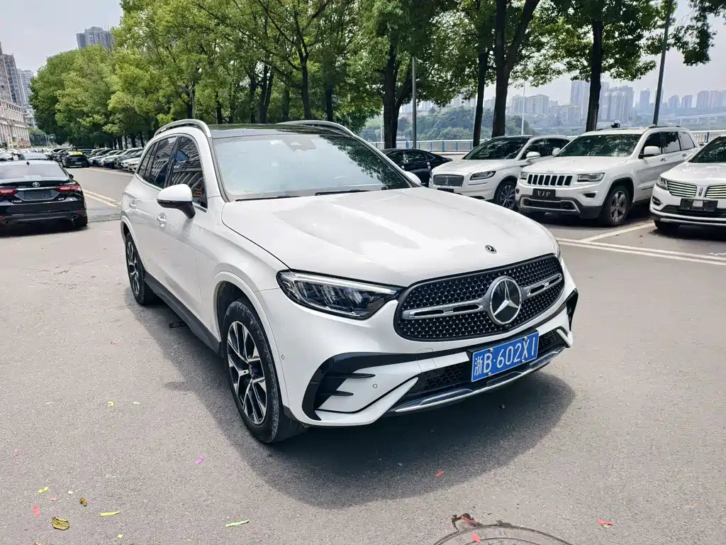 Mercedes-Benz GLC 2023 GLC 260 L 4MATIC 5 мест