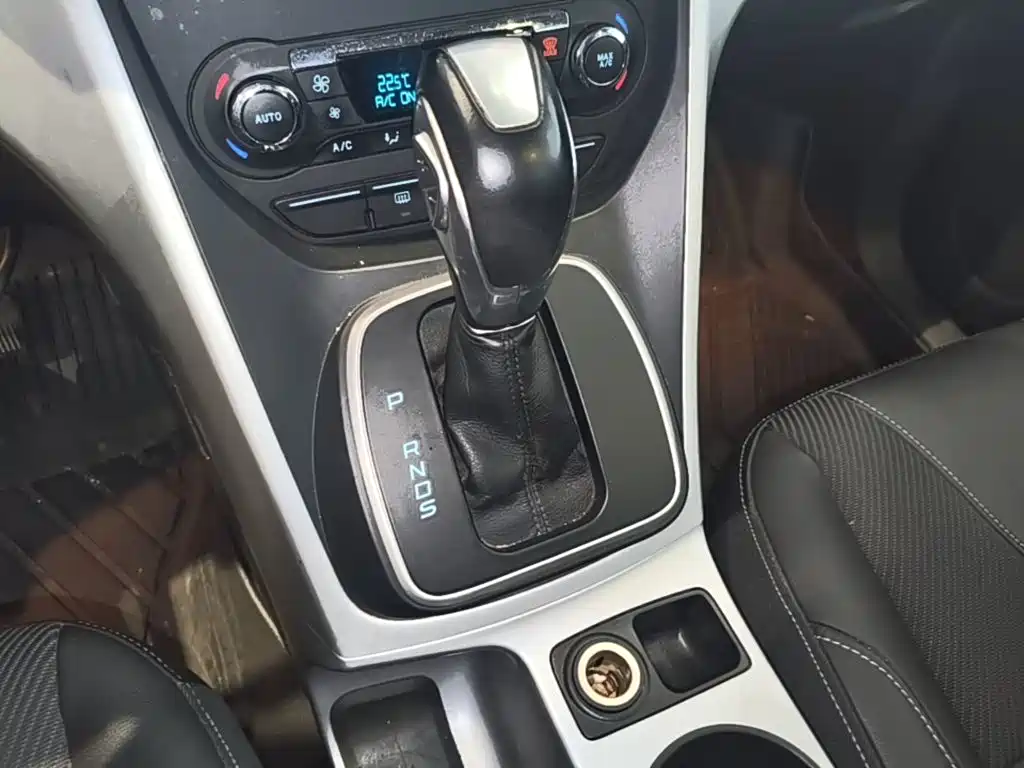 Ford Kuga — миниатюра 14