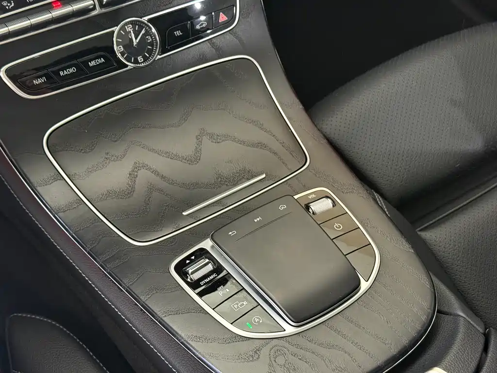 Mercedes-Benz E-Class E 2019 E 200 L Sport