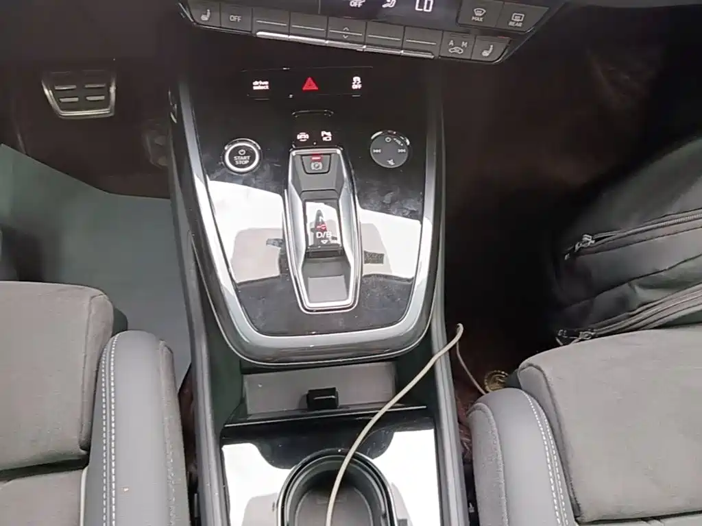 Audi Q4 e-tron — миниатюра 14