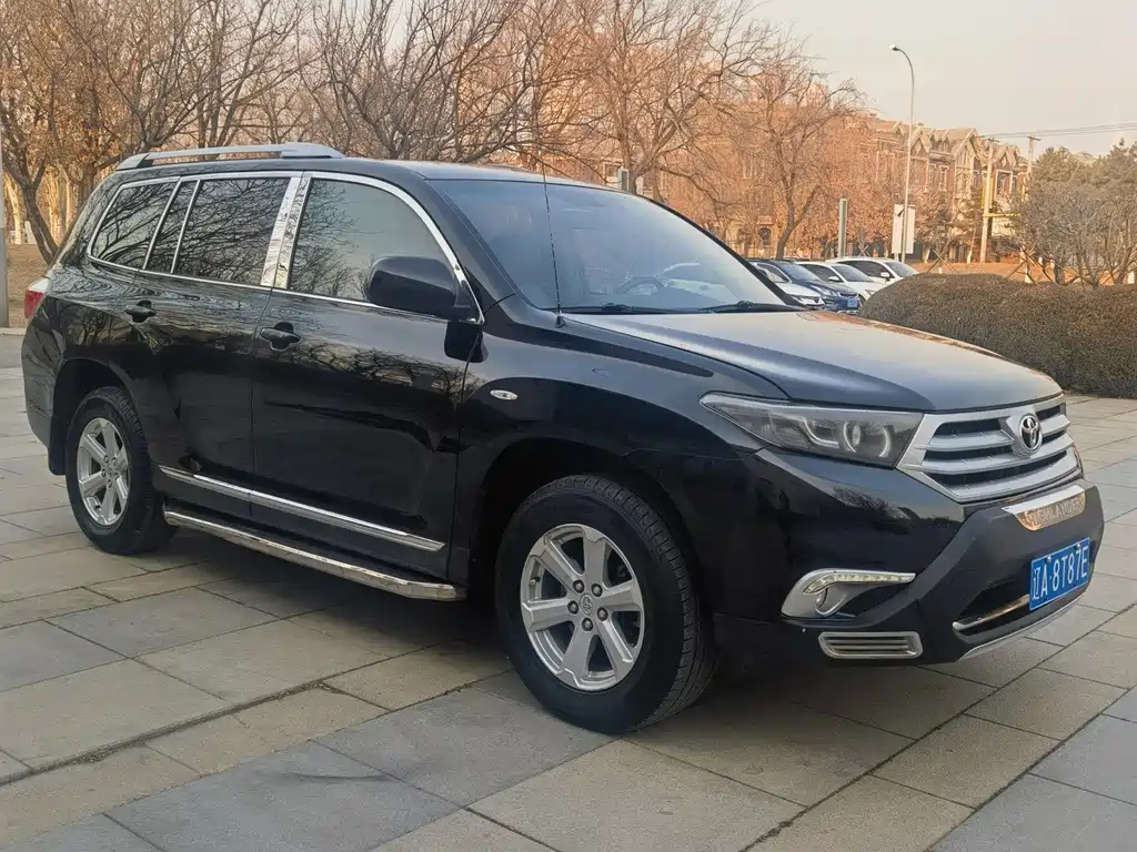Toyota Highlander 2.7L 2WD 5 seats Elite Edition, фото 3