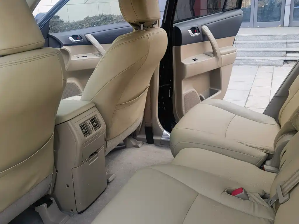 Toyota Highlander 2.7L 2WD 5 seats Elite Edition, фото 9