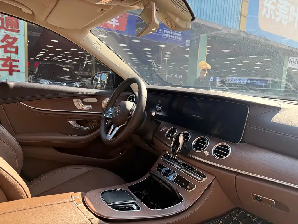 MERCEDES-BENZ E CLASS