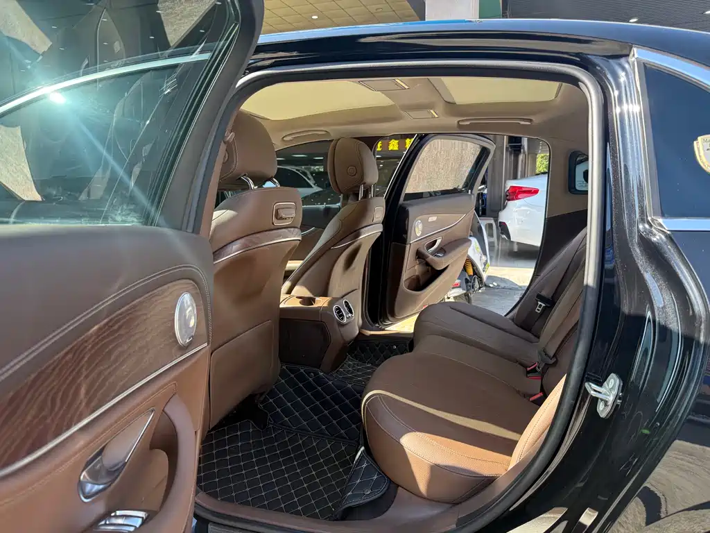 MERCEDES-BENZ E CLASS