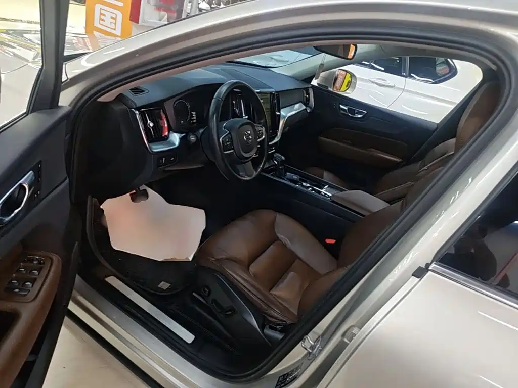 Volvo XC60 — миниатюра 16