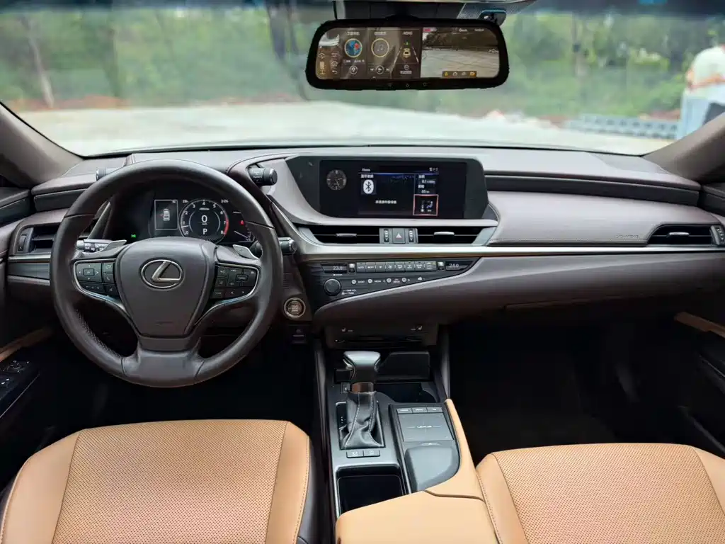 Lexus ES — миниатюра 9