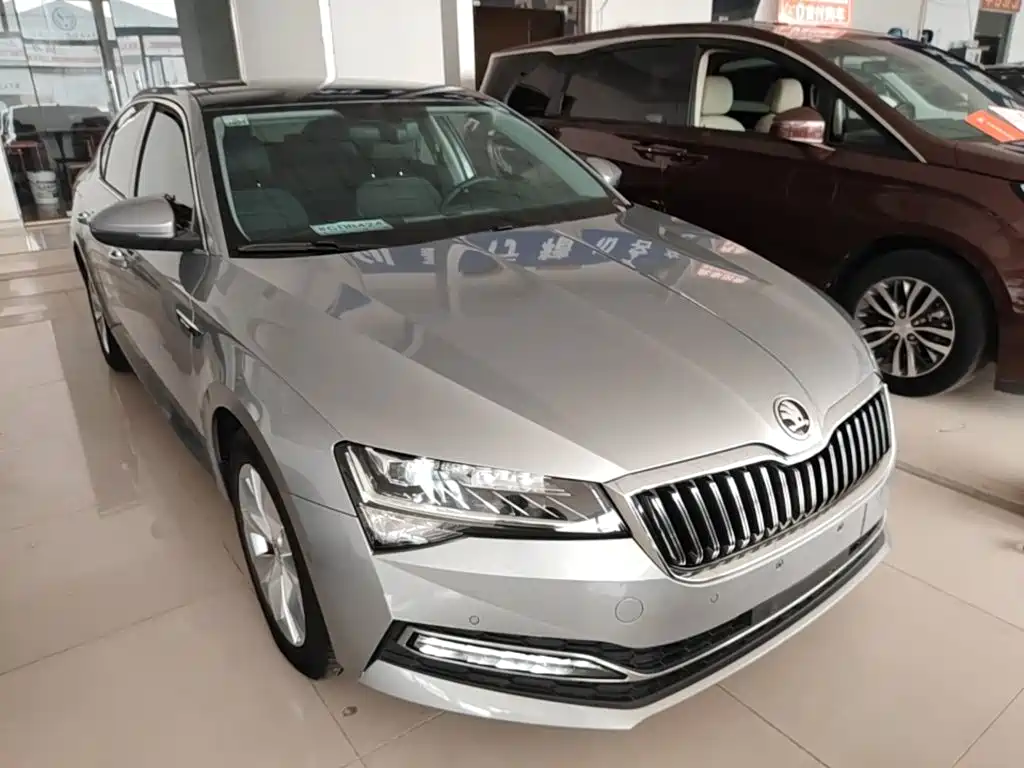 Skoda Superb — миниатюра 4