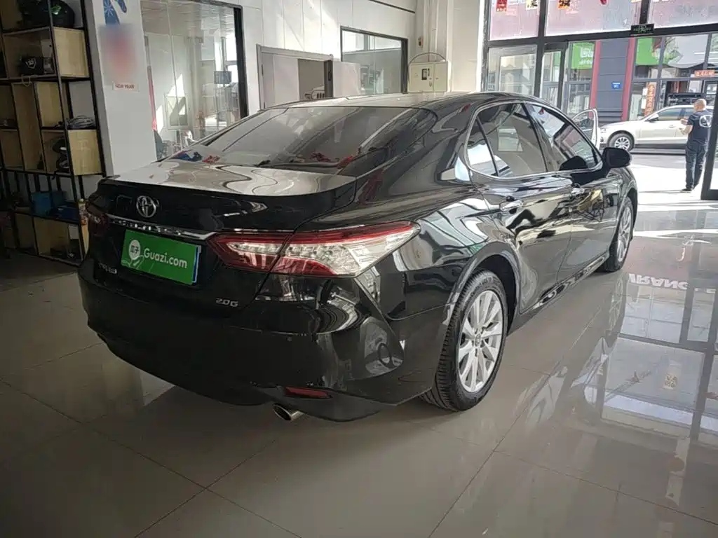Toyota Camry — миниатюра 7