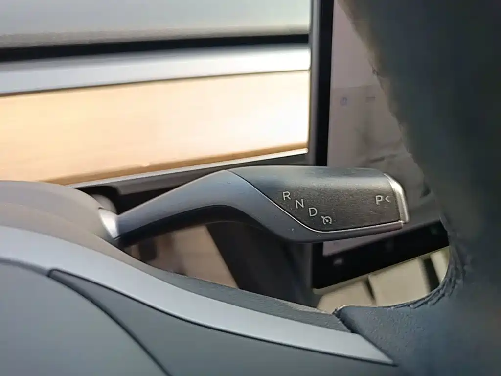 Tesla Model 3 — миниатюра 14