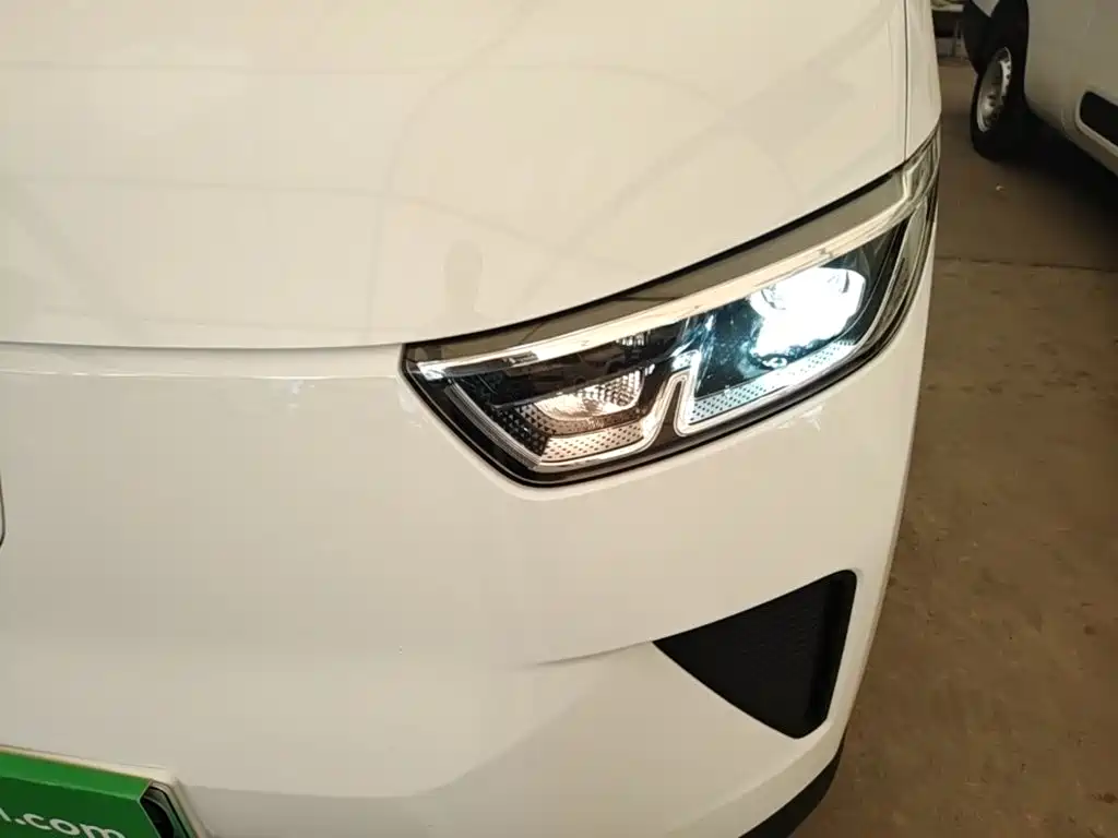 Wuling Yangguang — миниатюра 24