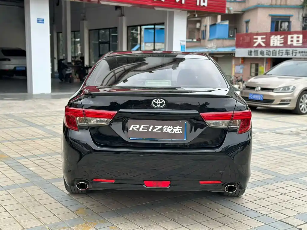 Toyota Reiz — миниатюра 8