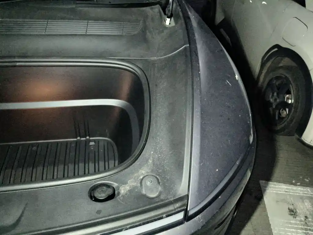 Tesla Model Y — миниатюра 20