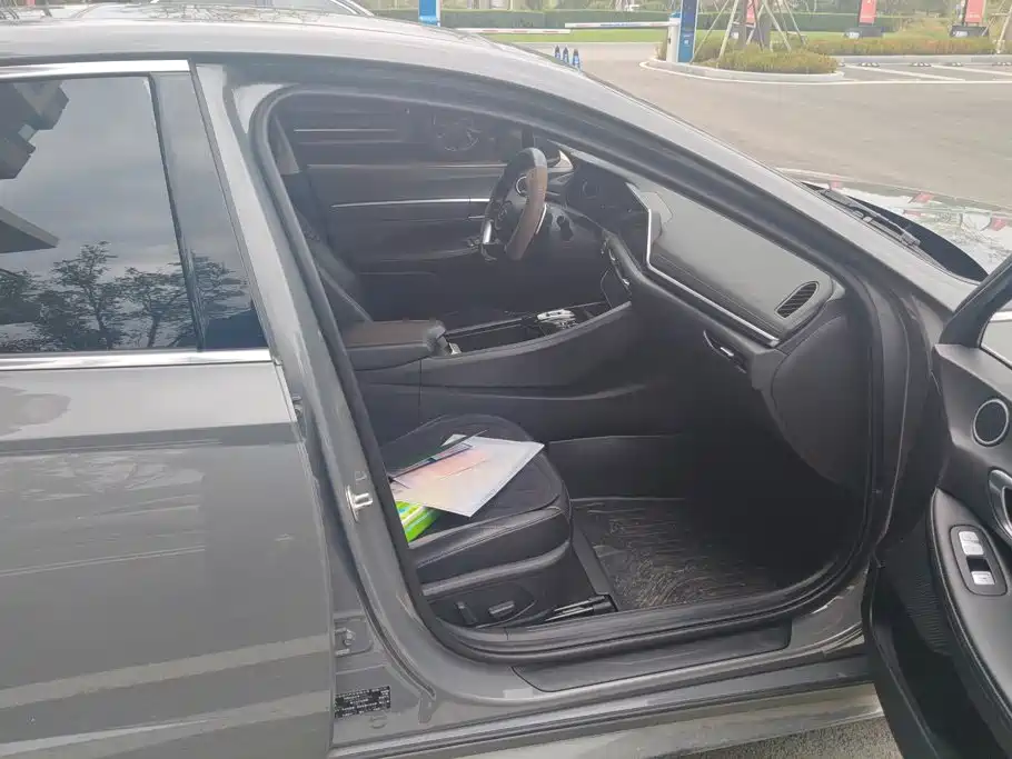 Hyundai Sonata — миниатюра 8