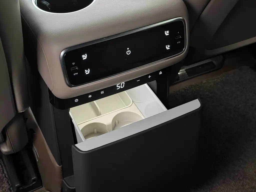 Li Auto Li L8 — миниатюра 7