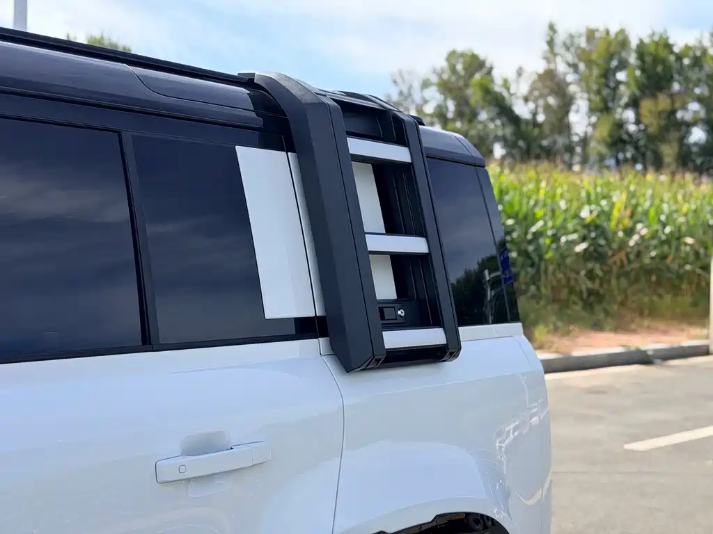 Land Rover Defender — миниатюра 5