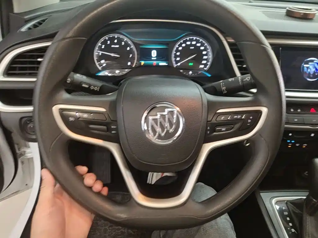 Buick Excelle — миниатюра 11