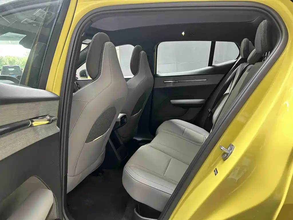Volvo EX30 — миниатюра 13