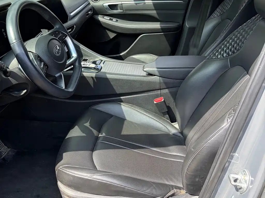 Hyundai Sonata — миниатюра 8