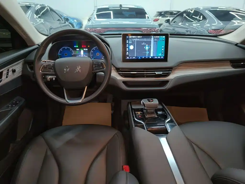 Hongqi Hongqi E-QM5 — миниатюра 10