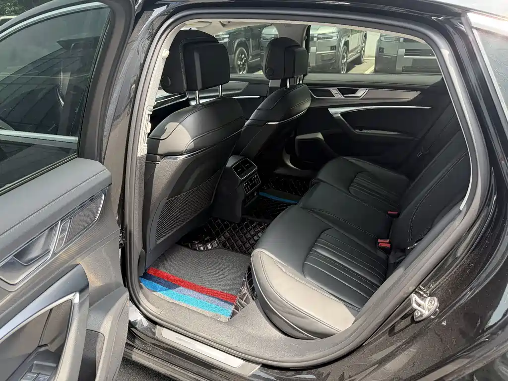 Audi A6L 2026 45 TFSI quattro