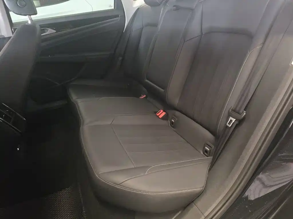 Volkswagen Passat — миниатюра 17