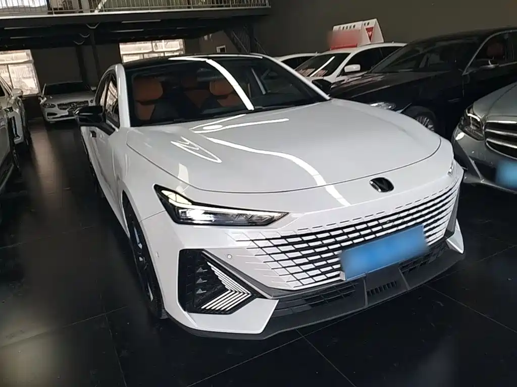 Changan UNI-V — миниатюра 4