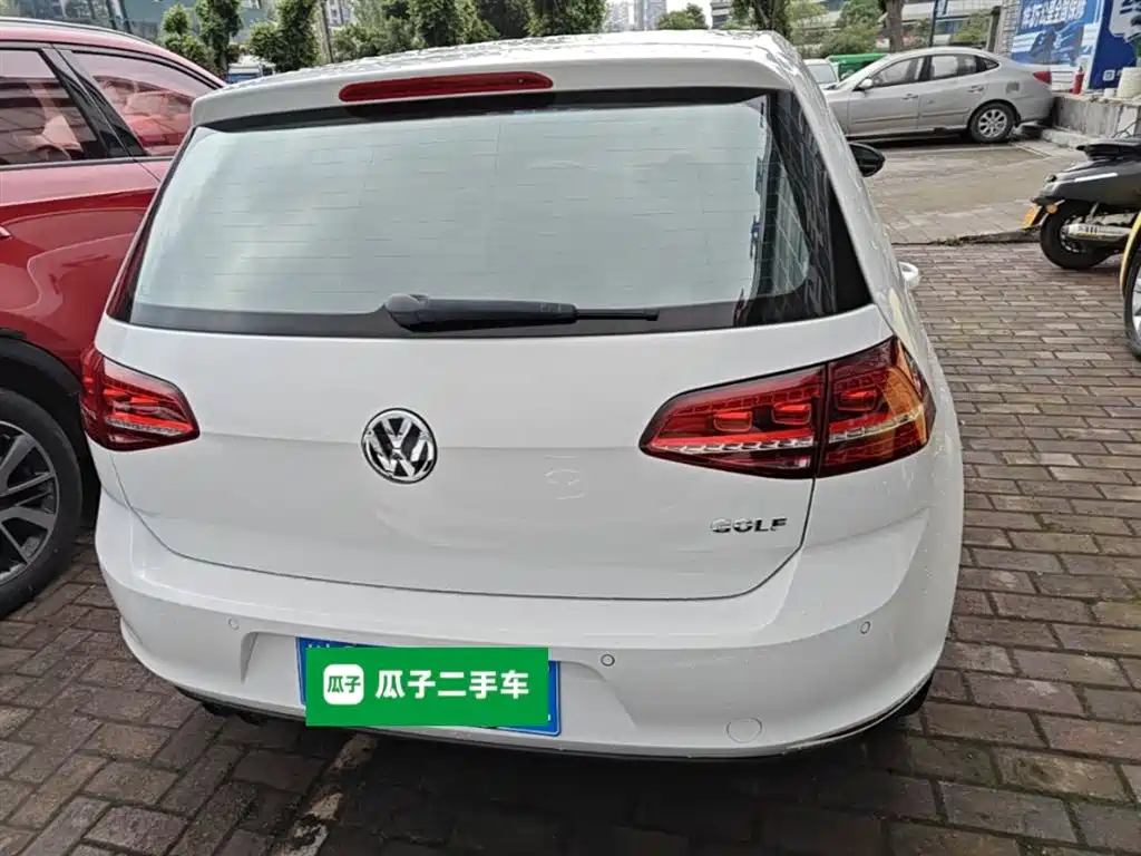 Volkswagen Golf 2017 230TSI AT Luxury