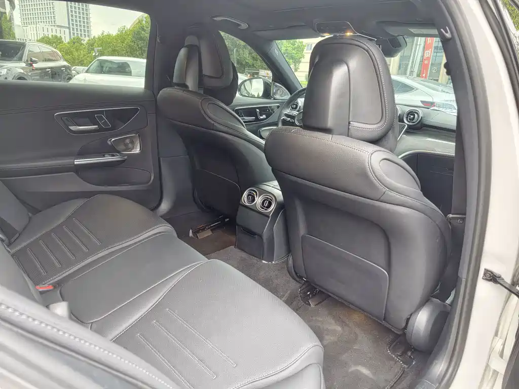 Mercedes-Benz C-Class — миниатюра 16