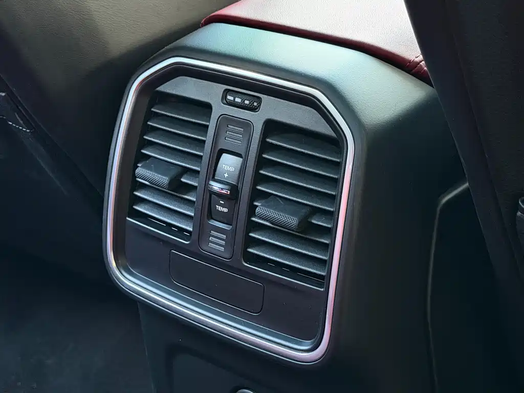 Porsche Macan — миниатюра 14
