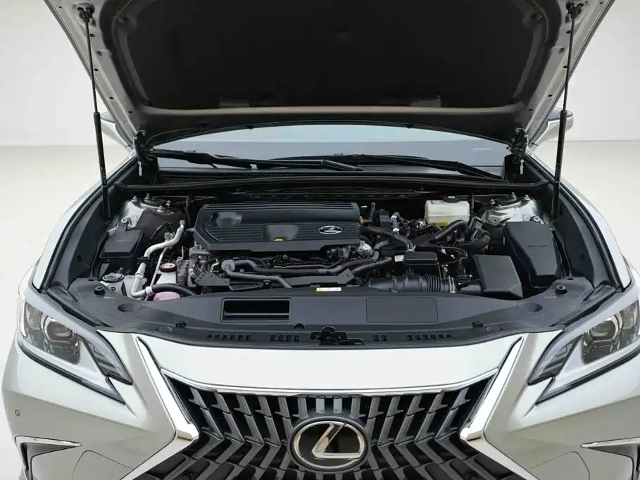 Lexus ES — миниатюра 6