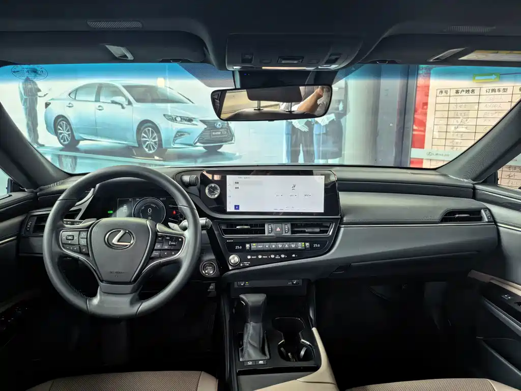 Lexus ES — миниатюра 5