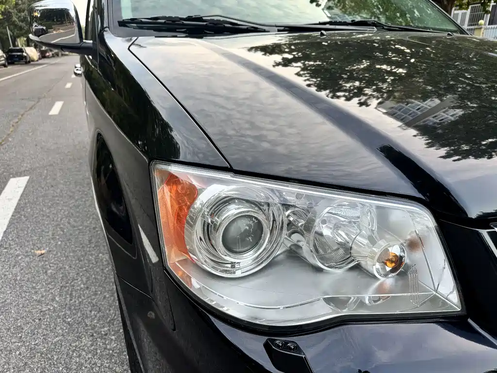 Chrysler Grand Voyager (Import) — миниатюра 11