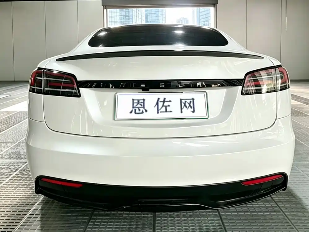 Tesla Model S — миниатюра 8