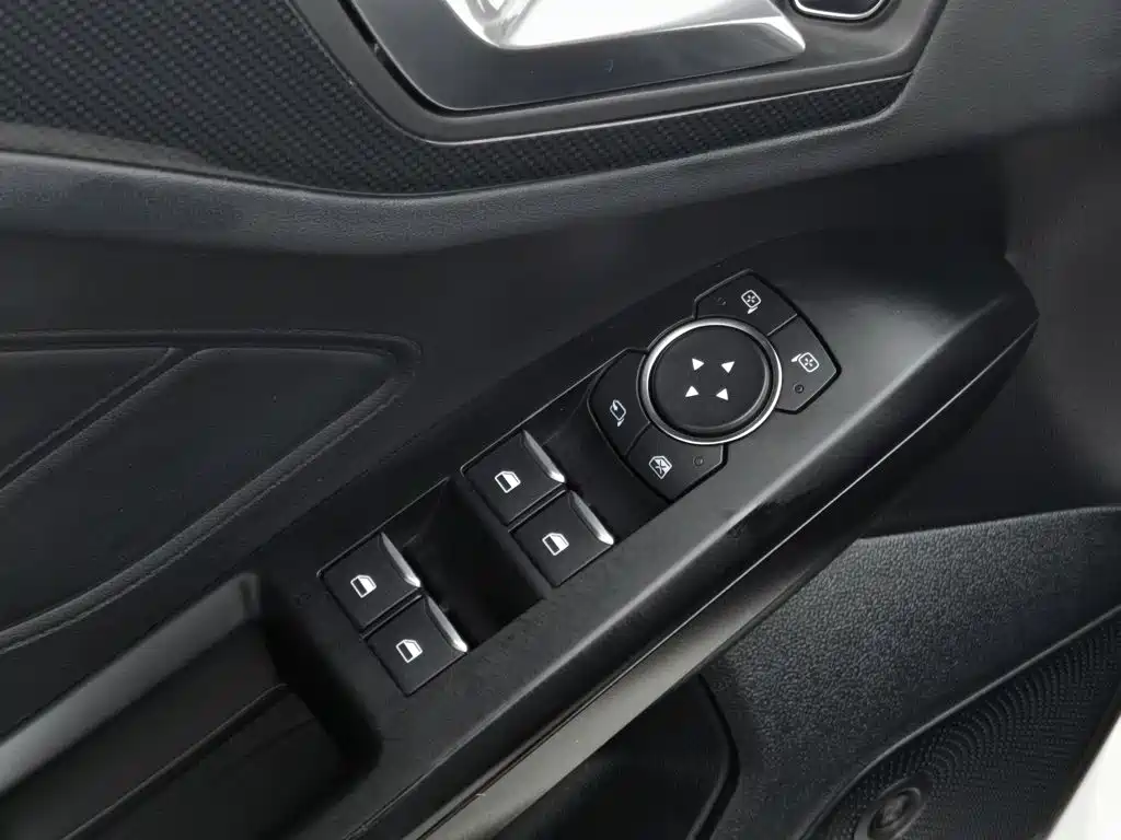 Ford Focus — миниатюра 9
