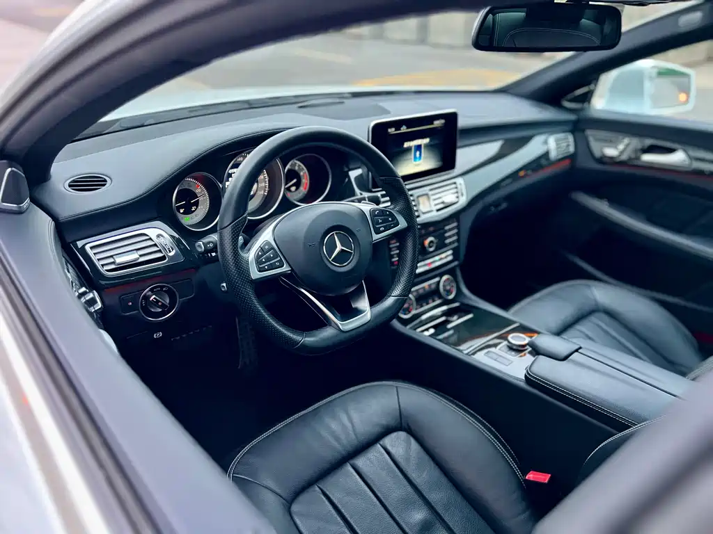 MERCEDES-BENZ CLS