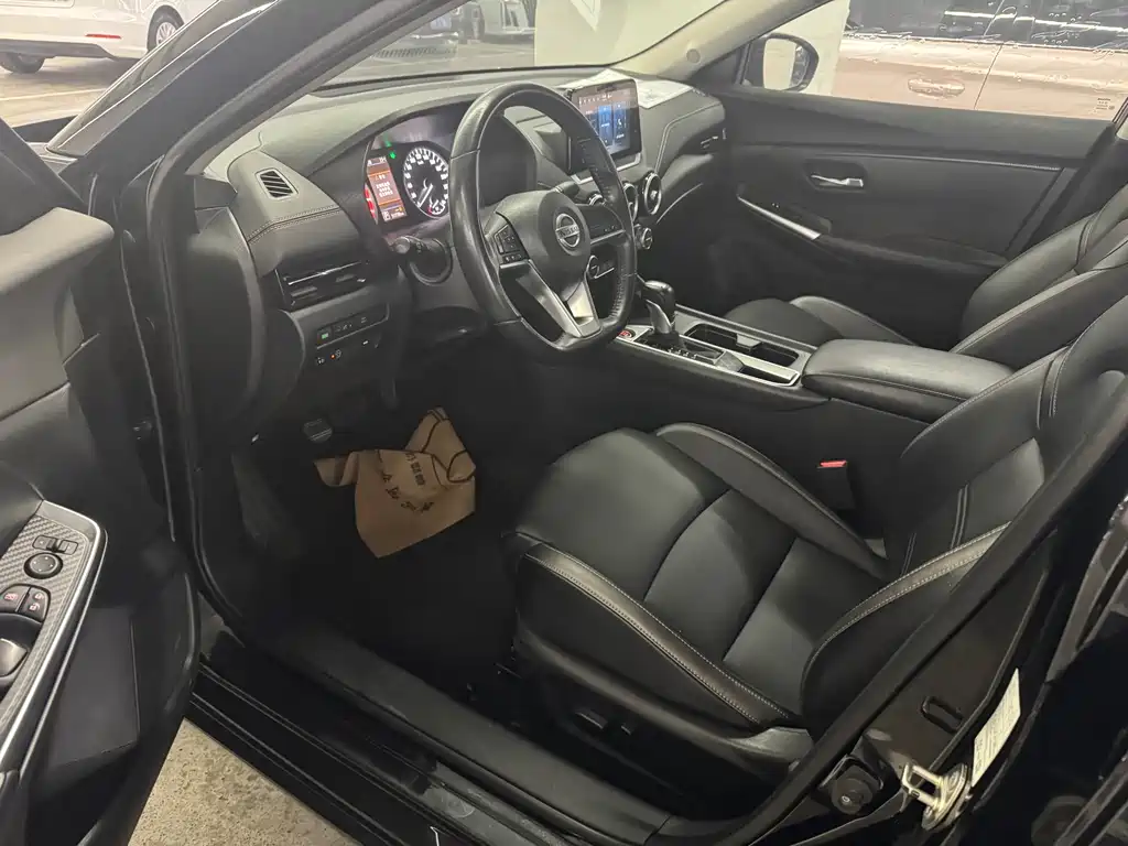 Nissan Sylphy 2021 1.6L XL CVT Enjoy