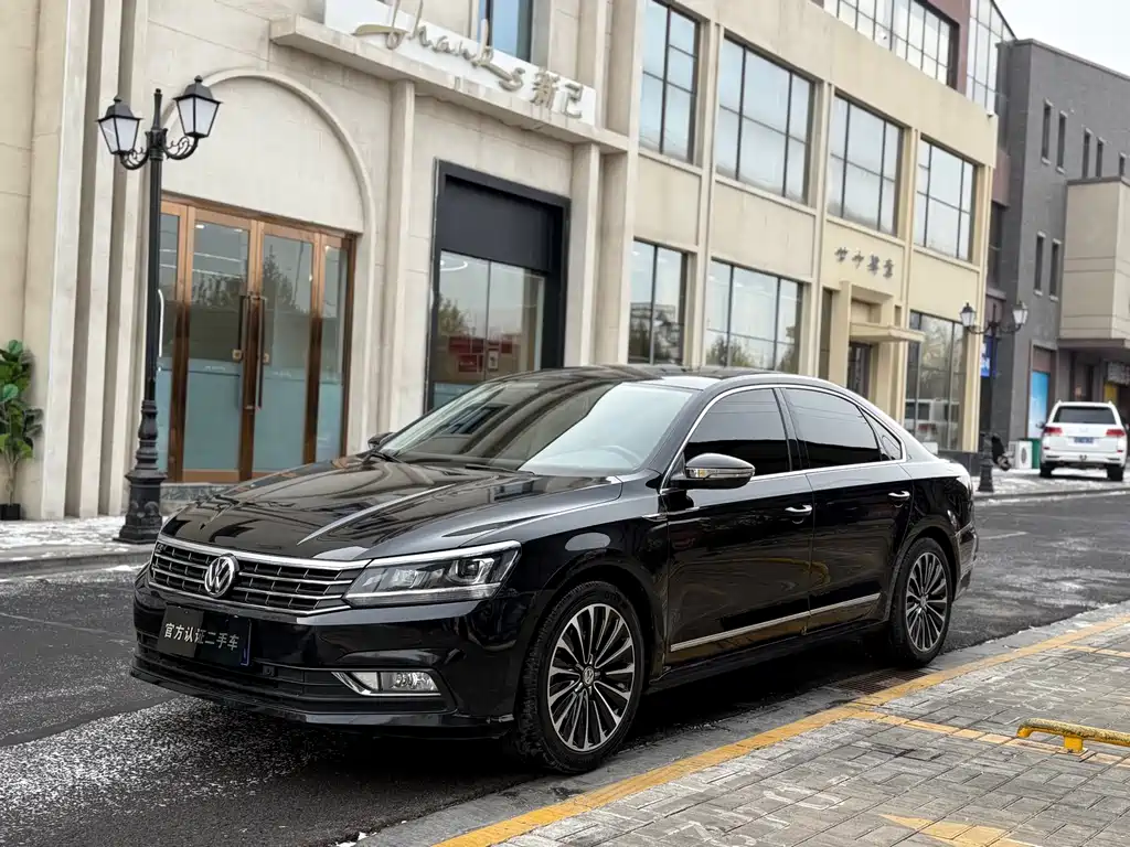 VOLKSWAGEN PASSAT