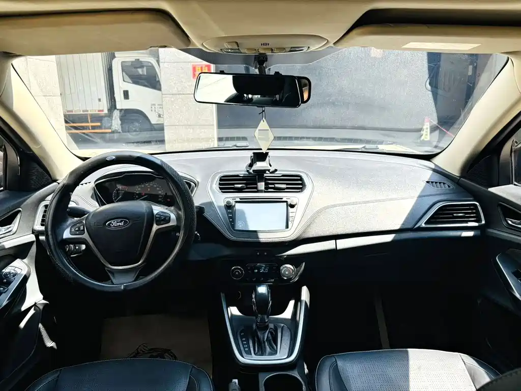 Ford Escort — миниатюра 4