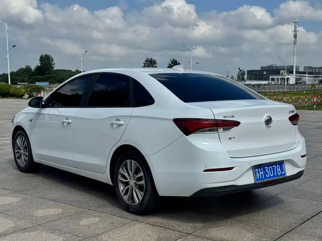 Buick Excelle — миниатюра 9