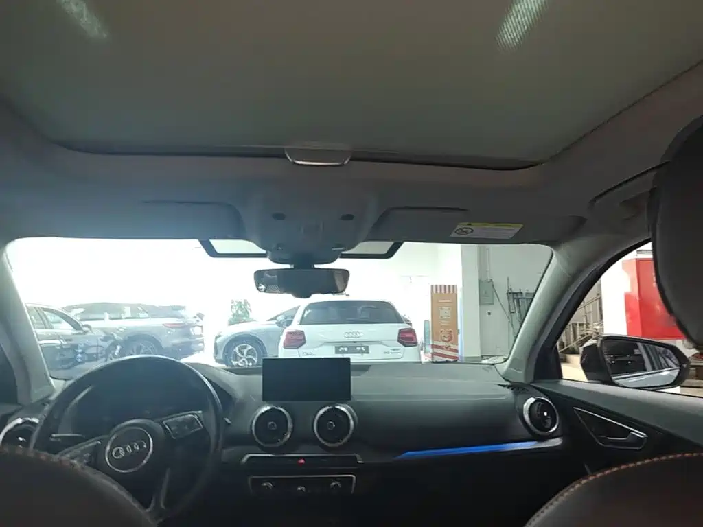 Audi Q2L e-tron — миниатюра 18
