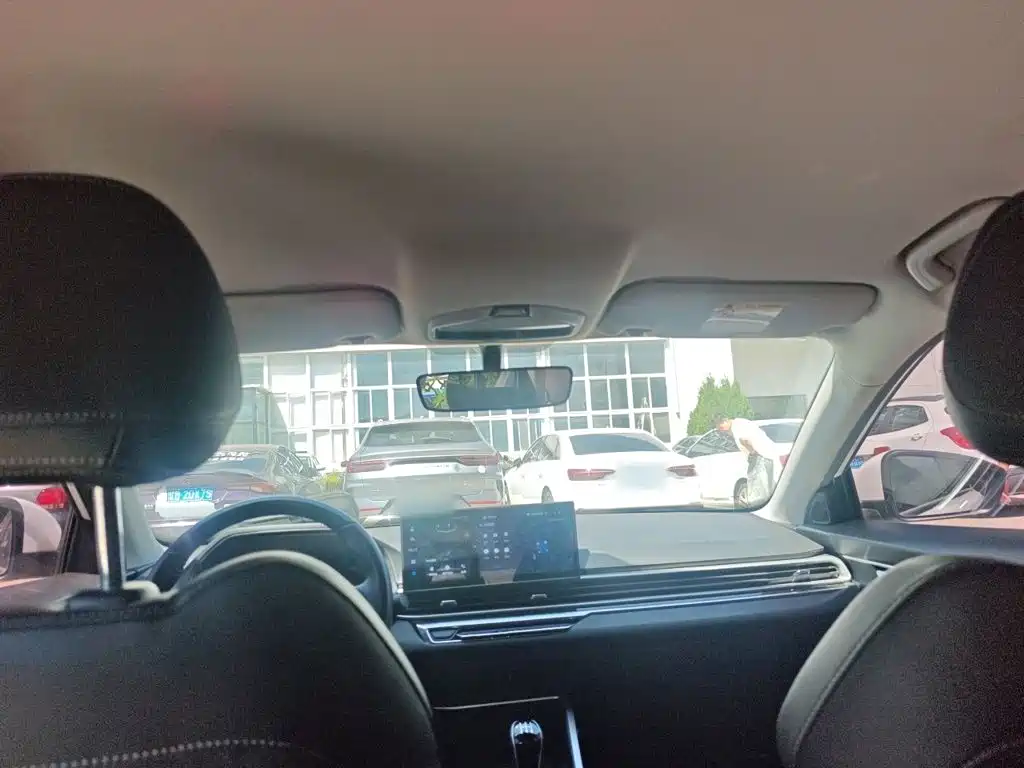 Geely Emgrand — миниатюра 9